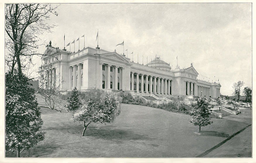The United States Government Building, with terraces of steps leading to The Sunken Gardens.